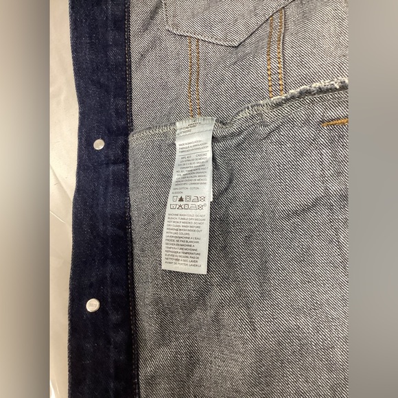 Levi’s Jean Trucker Jacket - Picture 5 of 6